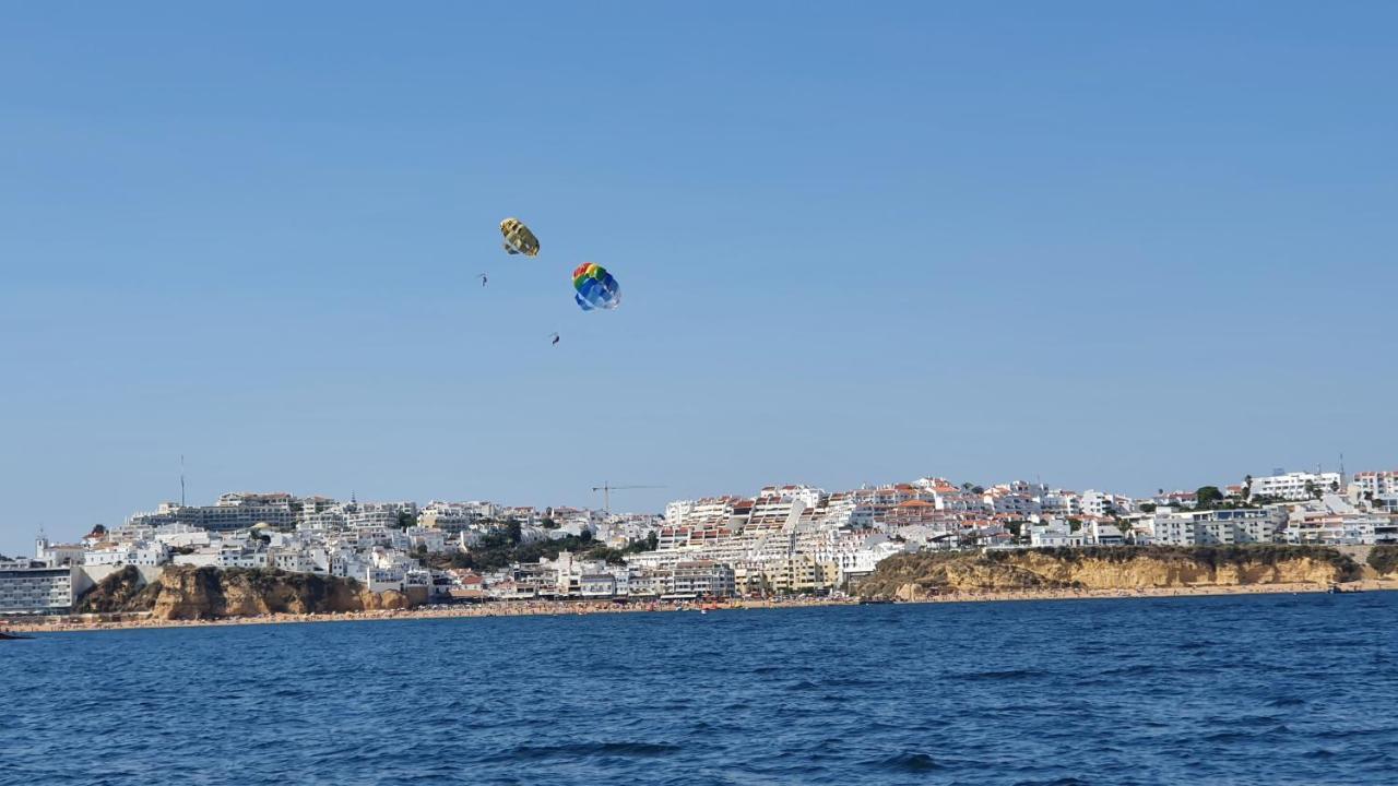 Wonder Charm Guesthouse Albufeira Bagian luar foto