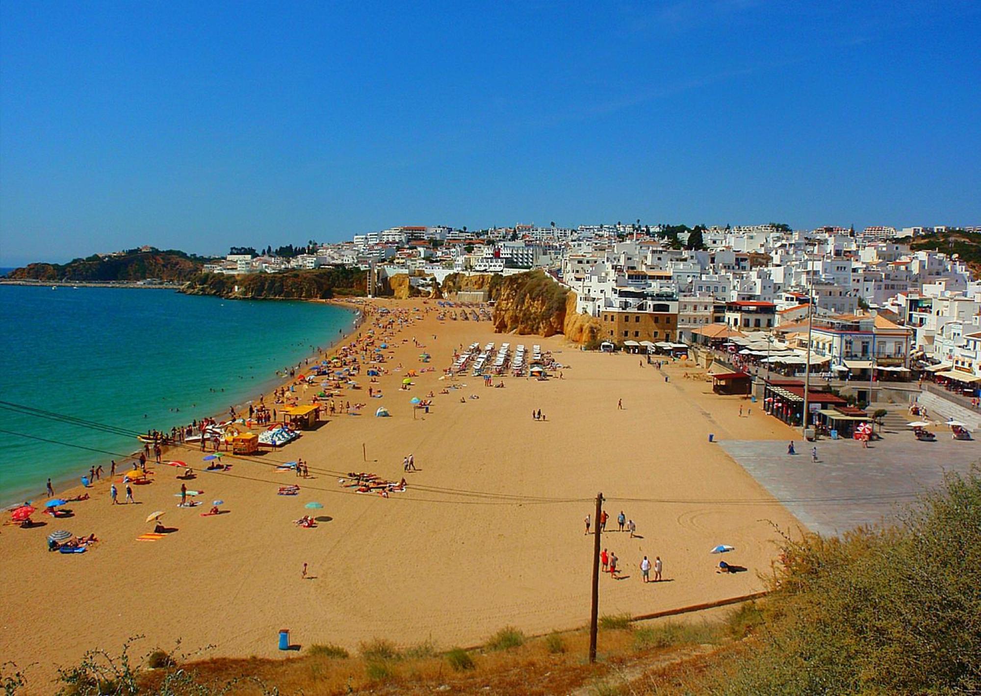 Wonder Charm Guesthouse Albufeira Bagian luar foto