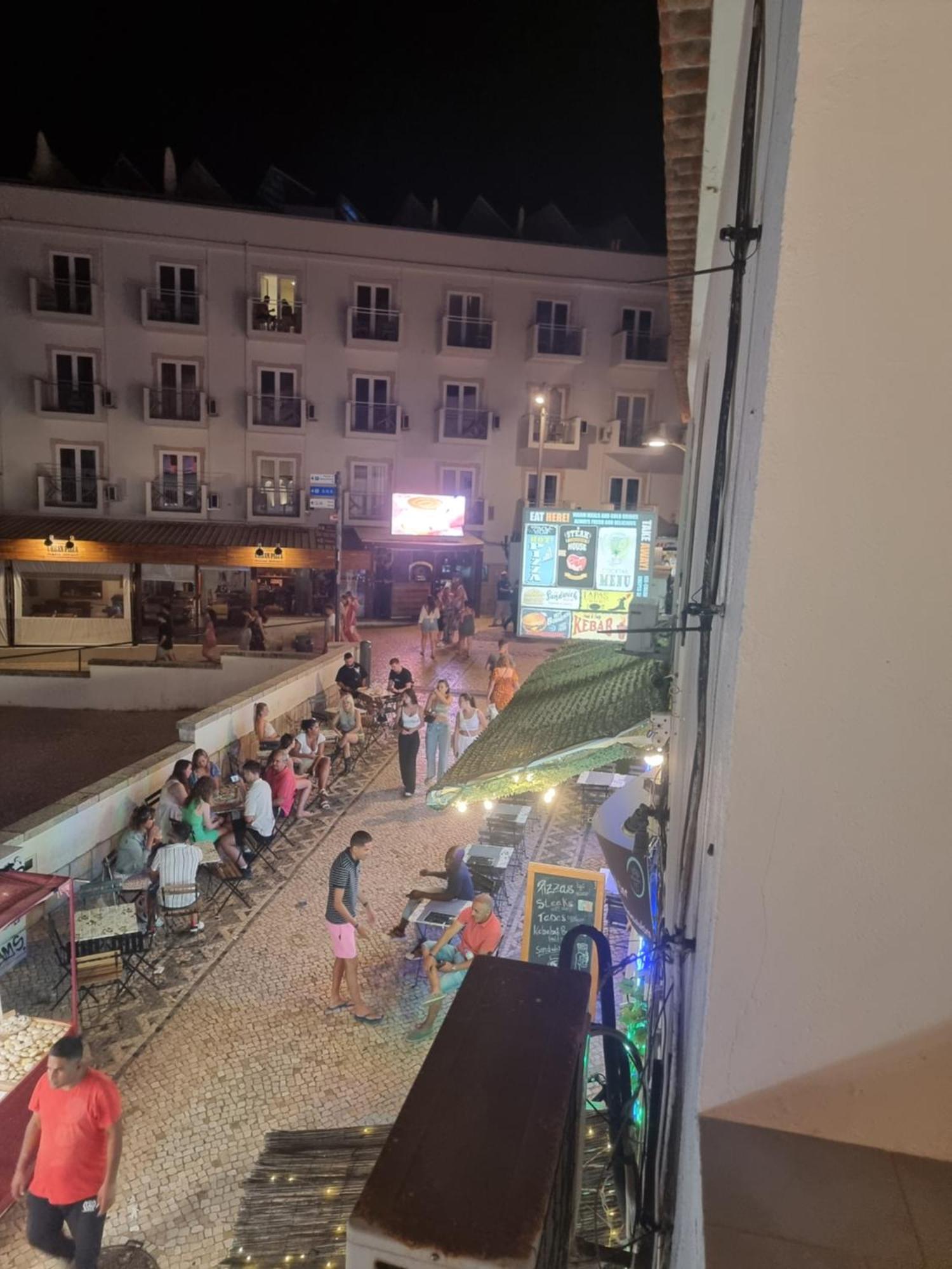 Wonder Charm Guesthouse Albufeira Bagian luar foto
