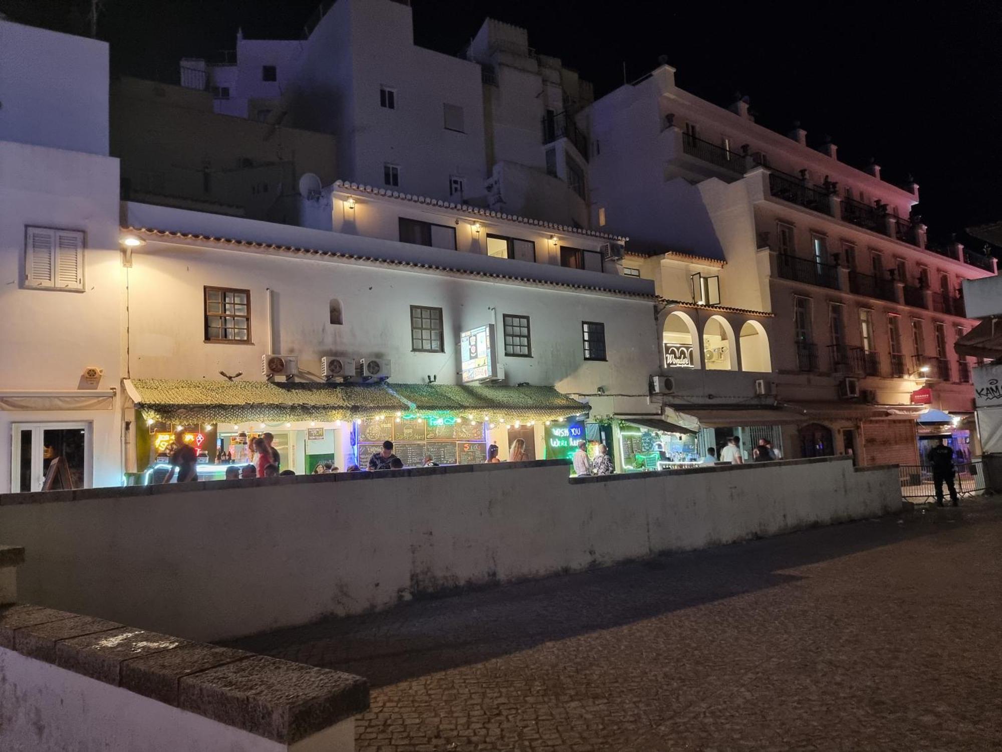 Wonder Charm Guesthouse Albufeira Bagian luar foto